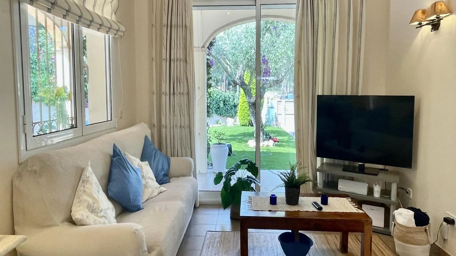 Villa Pineda For Seven People In Pals
