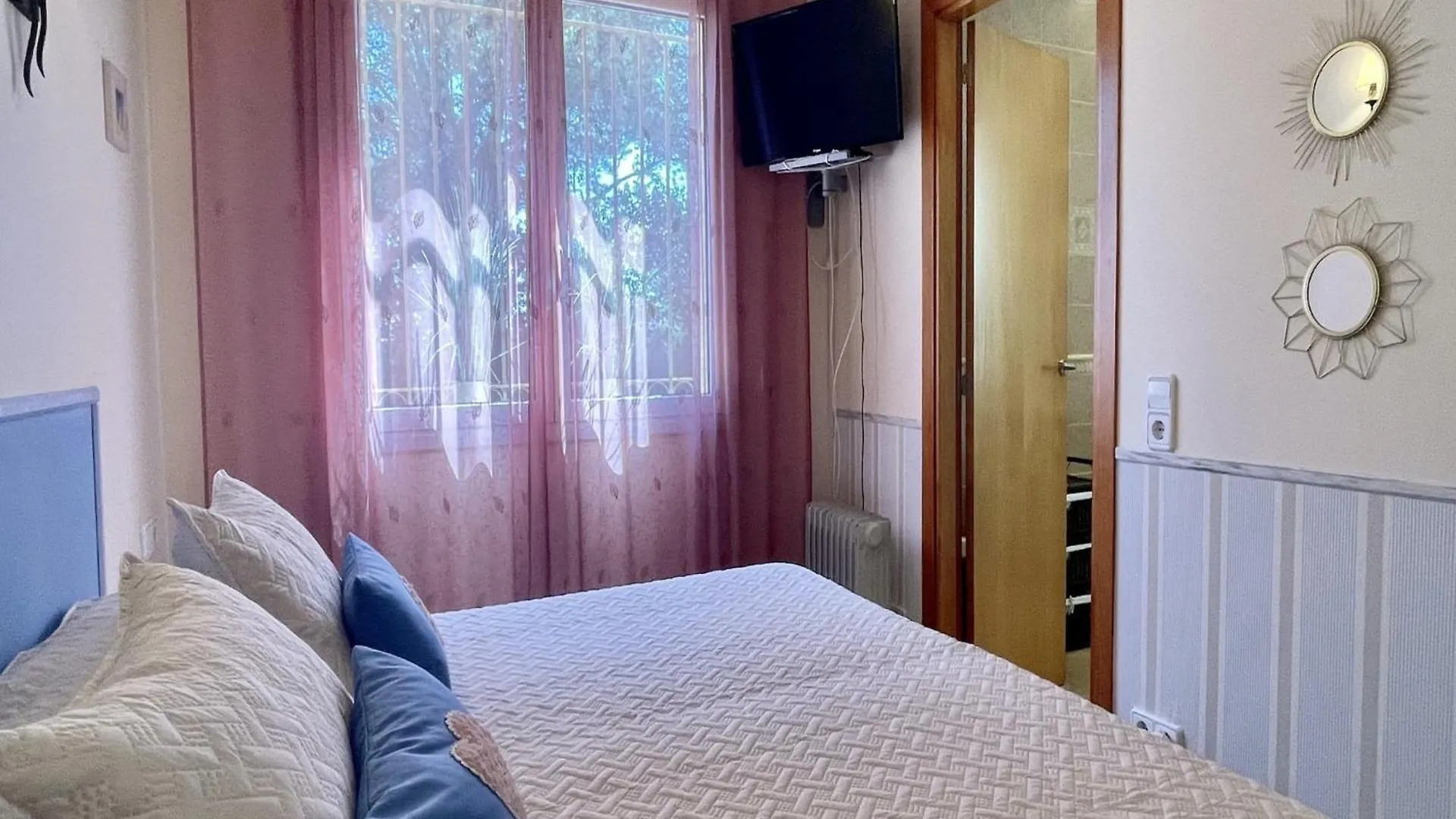 Villa Pineda For Seven People In Pals